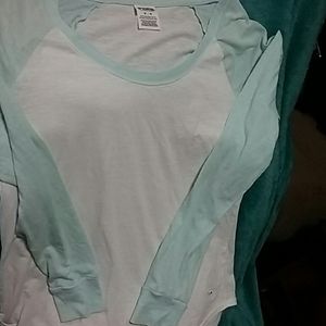 Women's long sleeve shirt